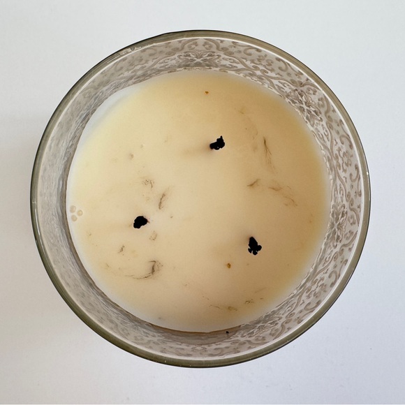 Bath & Body Works Cafe Latte 3-Wick Candle - Picture 3 of 4